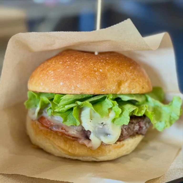 Instagram post from lequarantesept. This post is in position 3.